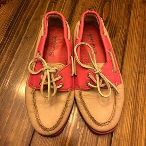 Size 6 Sperry Top-sider boat shoes